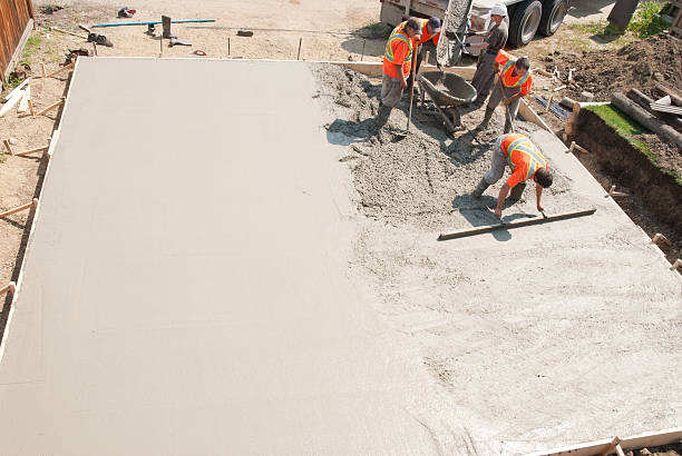 Best Concrete Sidewalk Installation in Kent, WA